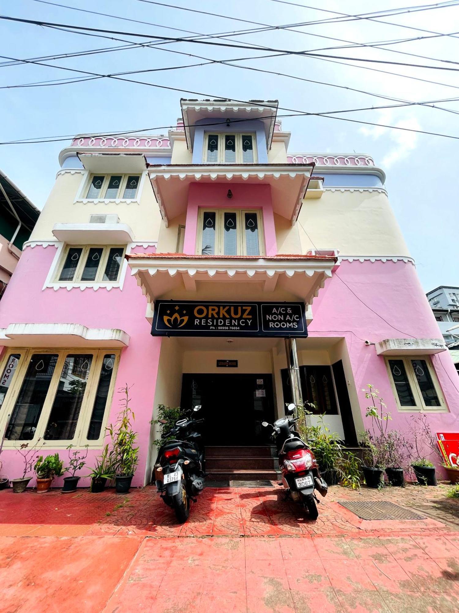 Orkuz Residency Apartment Kochi Exterior photo
