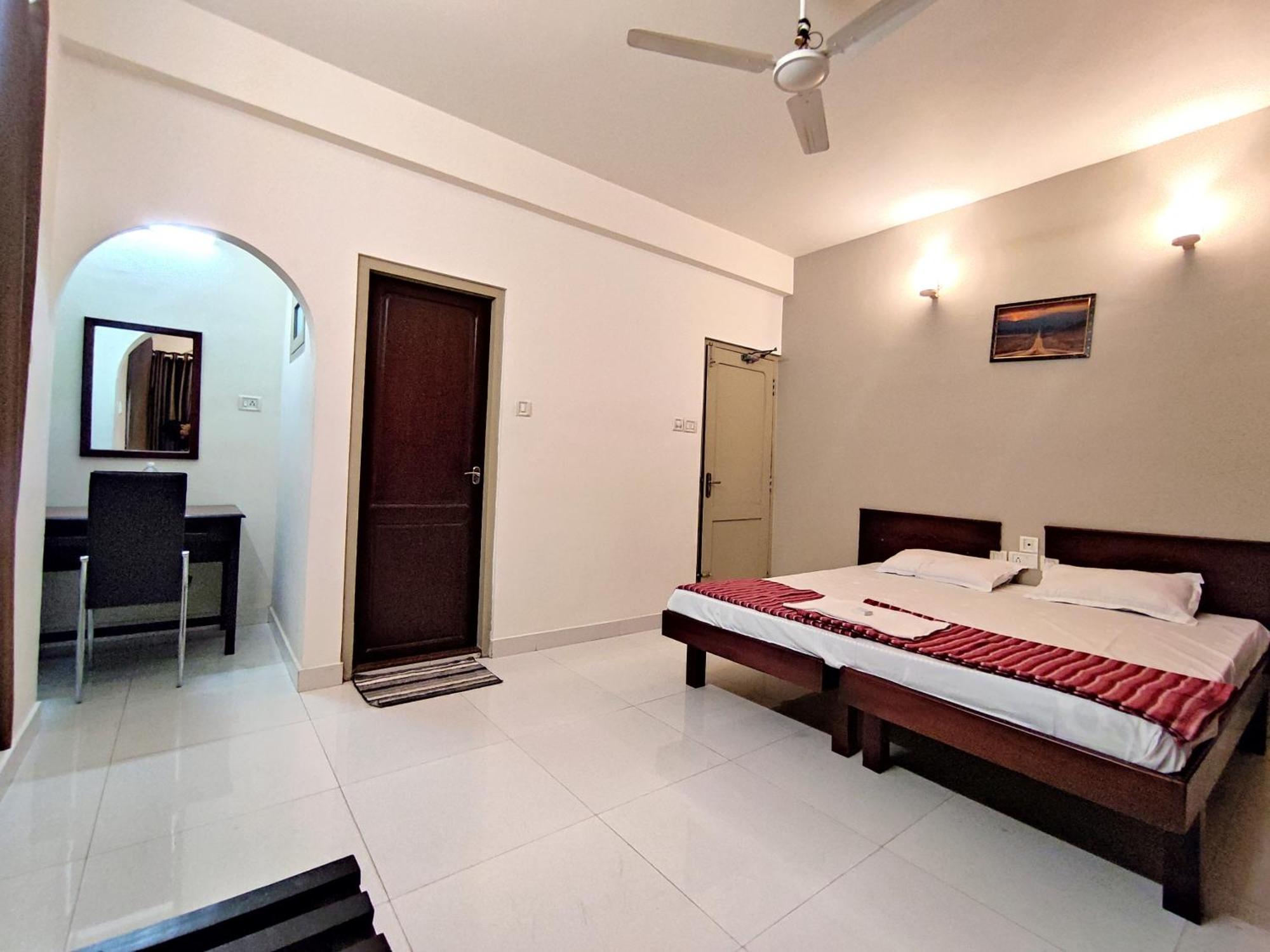 Orkuz Residency Apartment Kochi Exterior photo